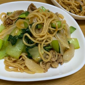 青梗菜と新玉葱のソース焼きそば